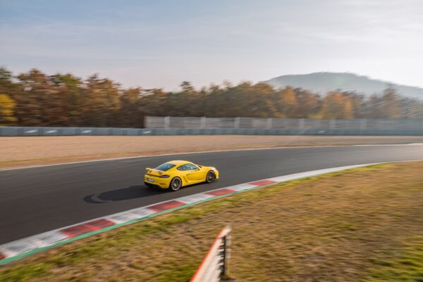 PORSCHE 718 GT4 - Image 3