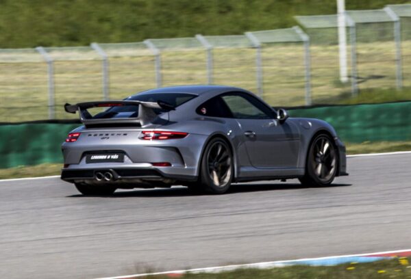 Porsche 911 GT3 - Image 3