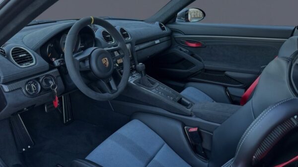 Porsche GT4 RS - Image 3