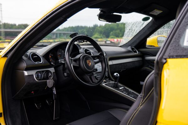 PORSCHE 718 GT4 (MT) - Image 7