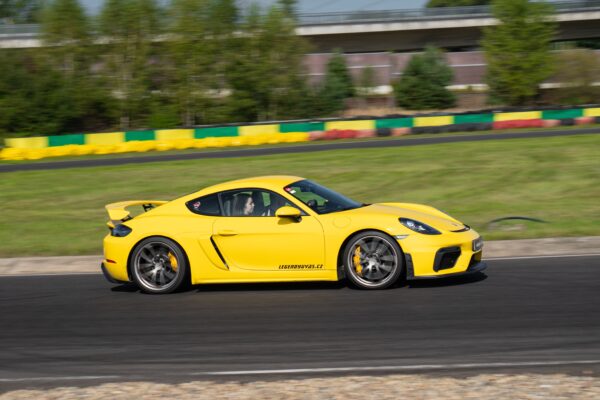 PORSCHE 718 GT4 (MT) - Image 3