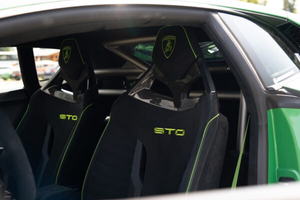 Lamborghini Huracán STO (AT) - Image 7